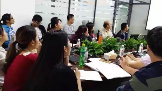 583d1b1347d07.jpg 學員認真學習.jpg